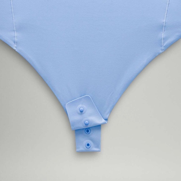 Lululemon Wundermost Short-Sleeve Crew Bodysuit (Size M) in Sinatra Blue - Picture 5 of 10